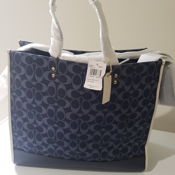 coach dempsey tote 30